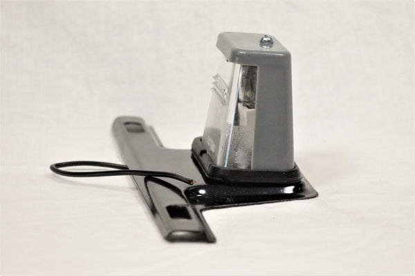 LED Trailer License Plate Light w/ Bracket - 5 Diodes - Clear Lens